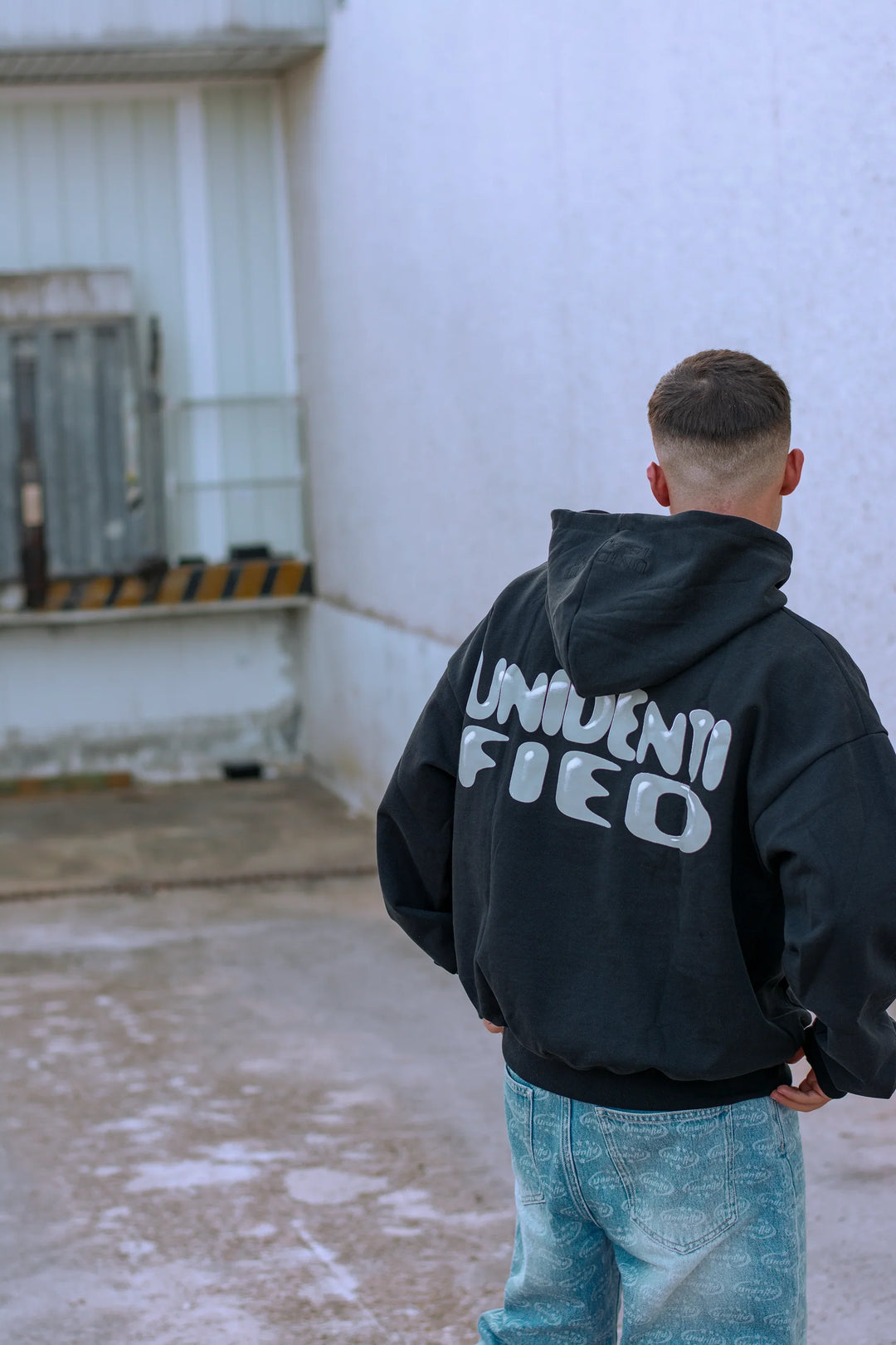 UNIDENTI FAM - HOODIE