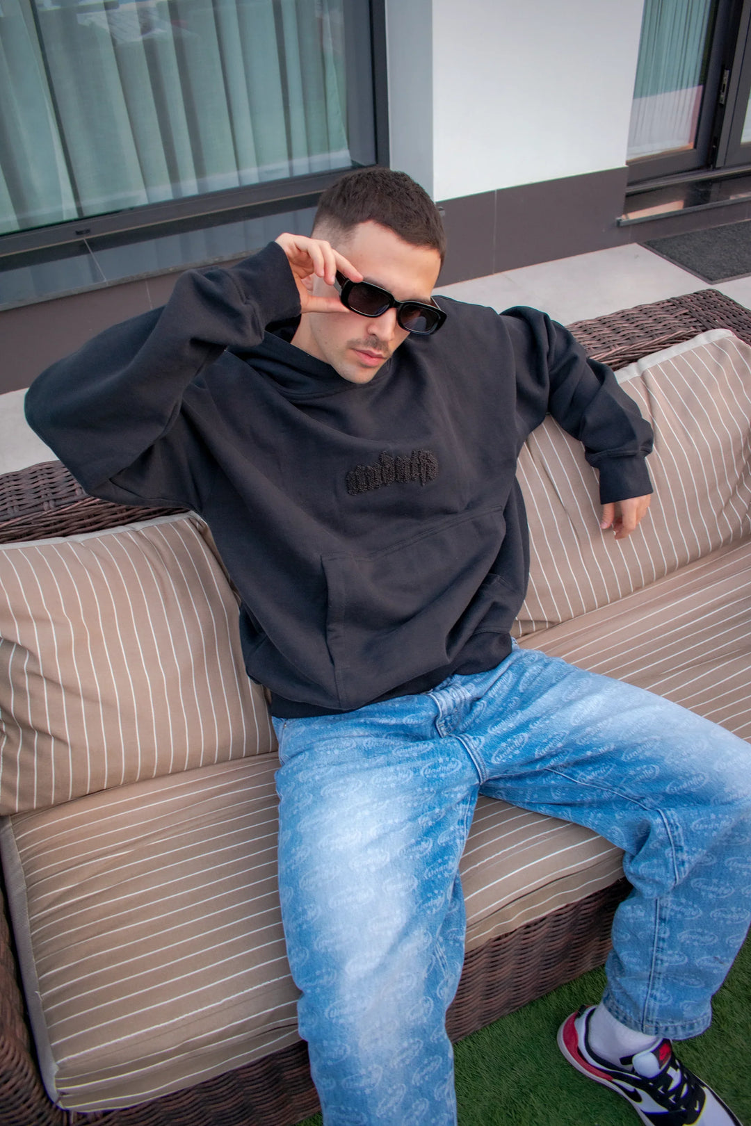 UNIDENTI FAM - HOODIE