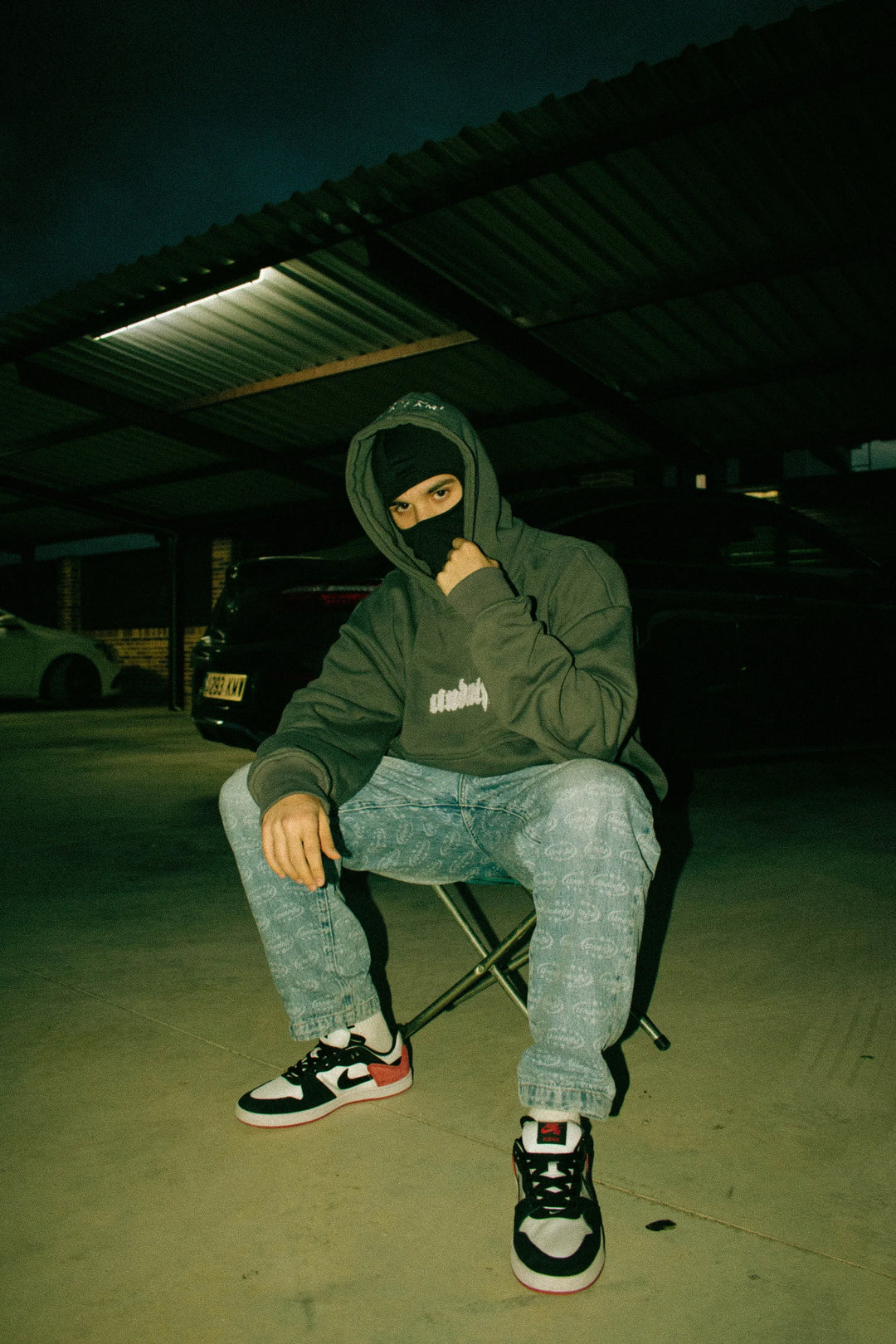 UNIDENTI FAM - HOODIE